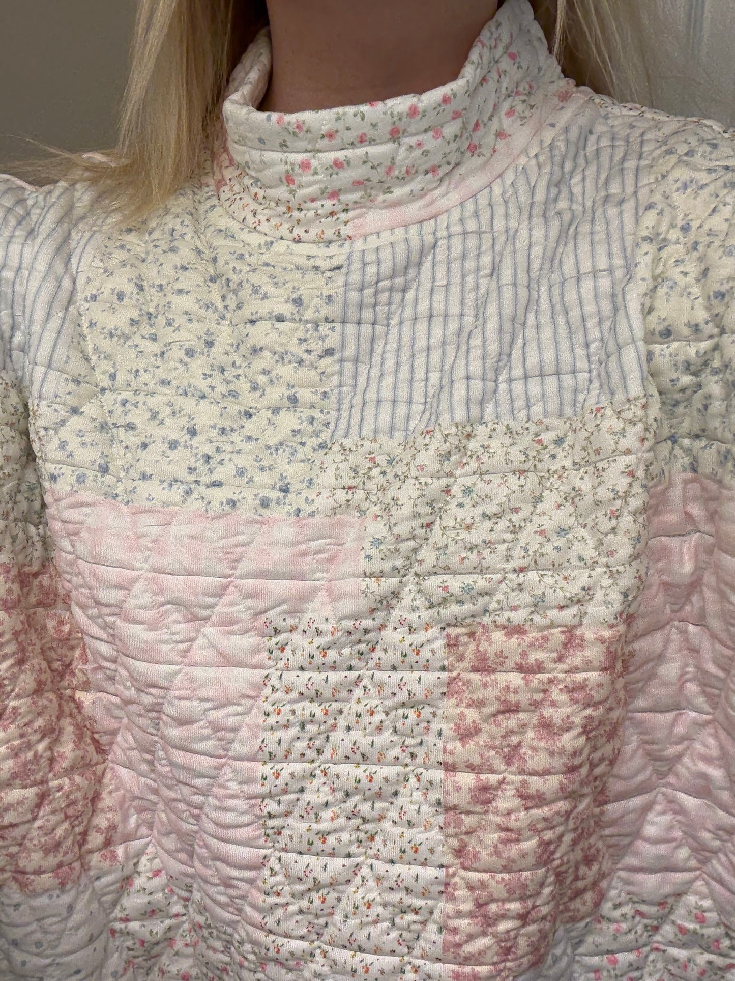 Quilted Mockneck Oversized Sweatshirt