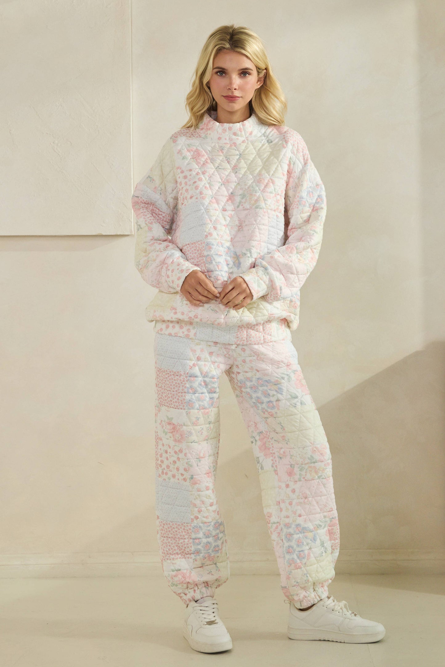 Floral Quilted mock neck Sweatshirt