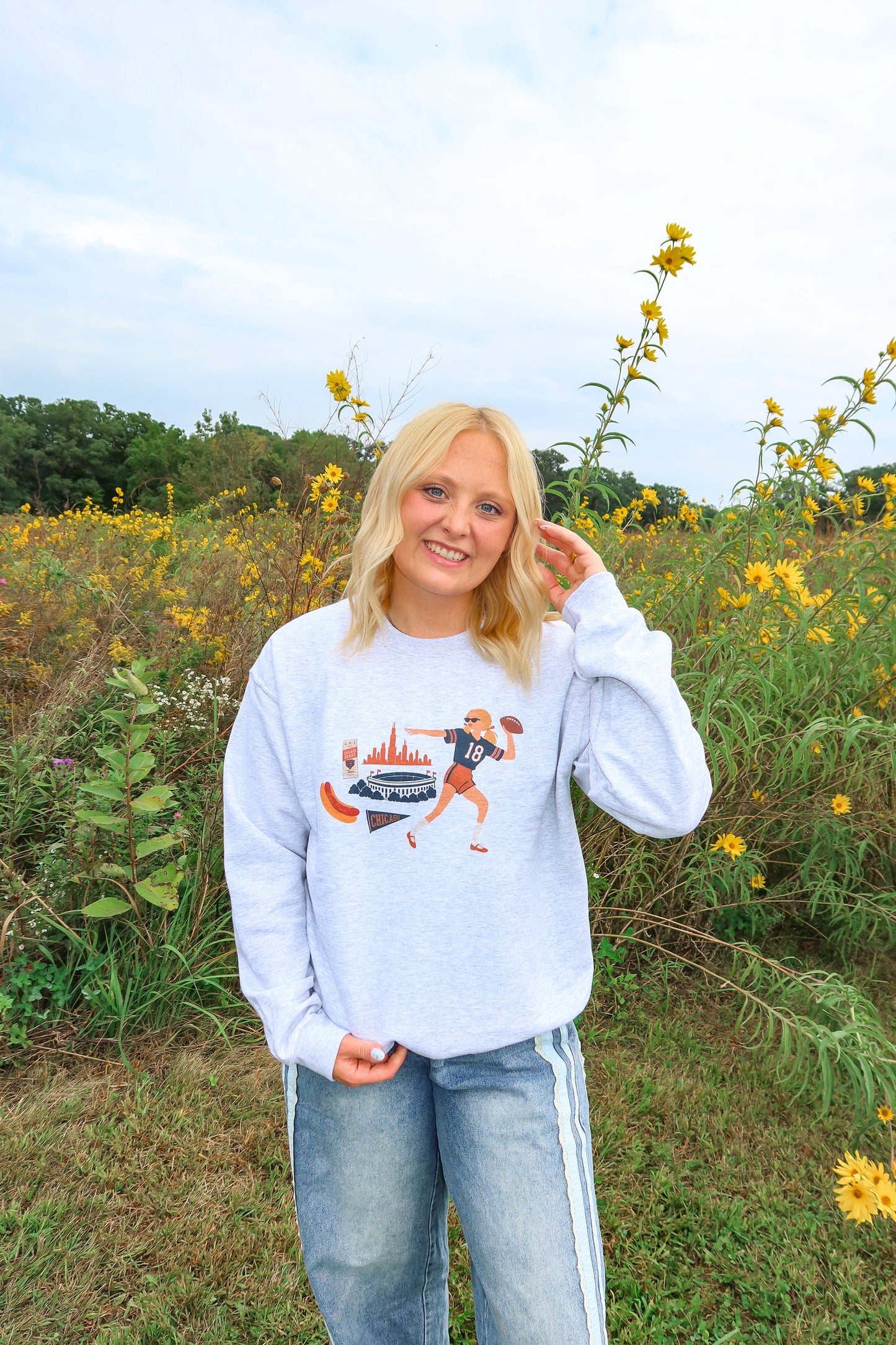Chicago Gameday Girlie ash Crewneck/tee