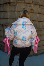 Load image into Gallery viewer, Frosted Rose Peak Puffer Jacket
