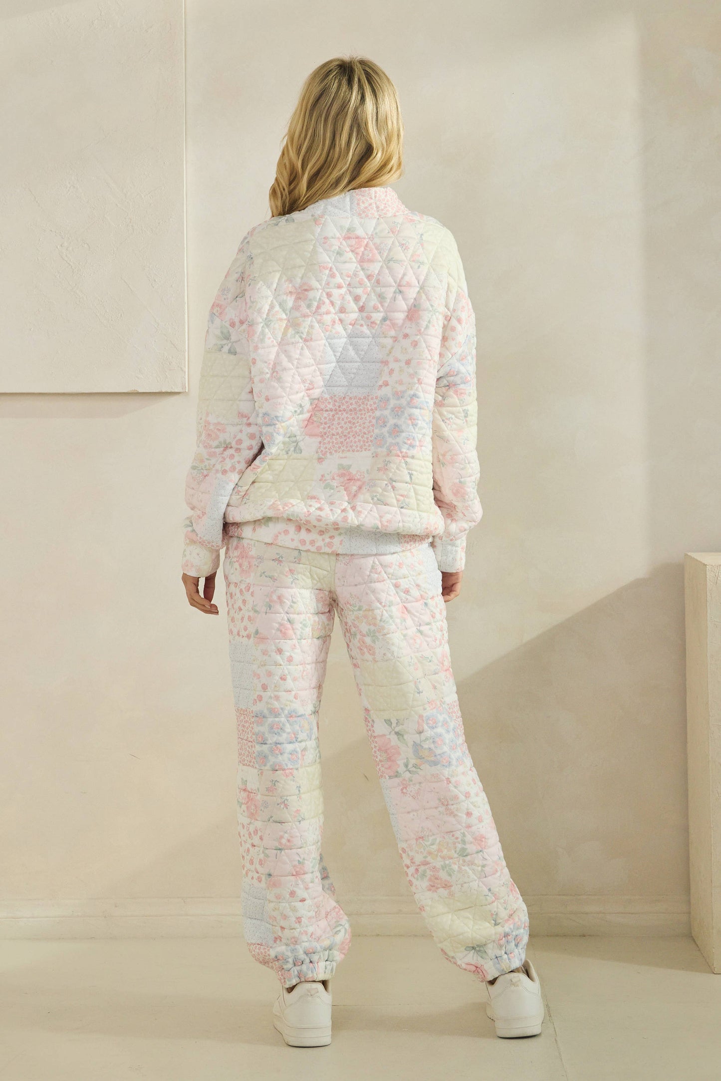 Floral Quilted mock neck Sweatshirt