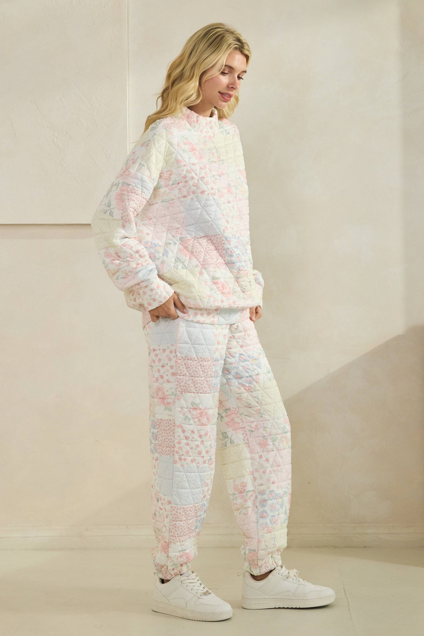 Floral Quilted mock neck Sweatshirt